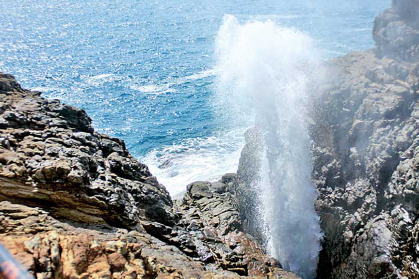 Hummanaya Blowhole Sri Lanka: A Complete Travel Guide 3 Hummanaya Blowhole Sri Lanka
